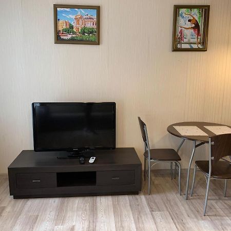 Excellent Apartment In The Center Of Odessa Exterior photo