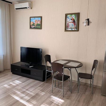 Excellent Apartment In The Center Of Odessa Exterior photo
