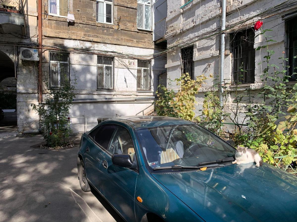 Excellent Apartment In The Center Of Odessa Exterior photo